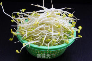 豆芽炒通心粉的做法步骤：2