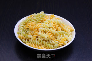 豆芽炒通心粉的做法步骤：4