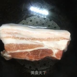 蒜泥白肉的做法步骤：1