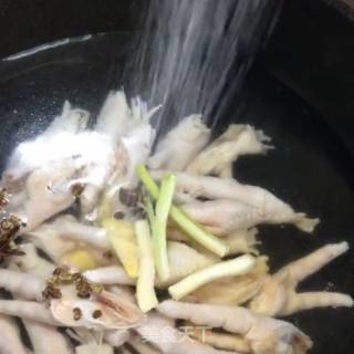 泡椒凤爪的做法步骤：4
