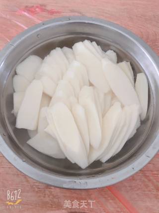 山药炒黑木耳的做法步骤：2
