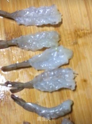 炸虾的做法步骤：2