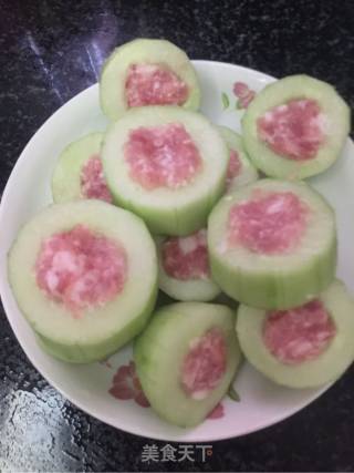 黄瓜酿煲干贝鱿鱼丝汤的做法步骤：2