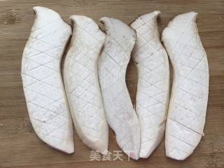 黑胡椒香煎杏鲍菇的做法步骤：2
