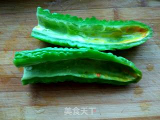 苦瓜摊鸡蛋的做法步骤：1