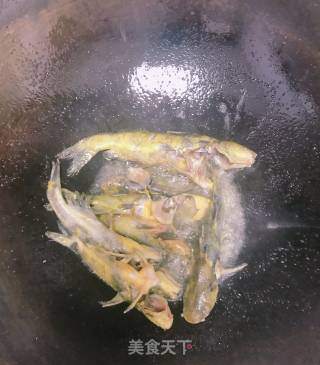 西红柿炖黄古的做法步骤：3