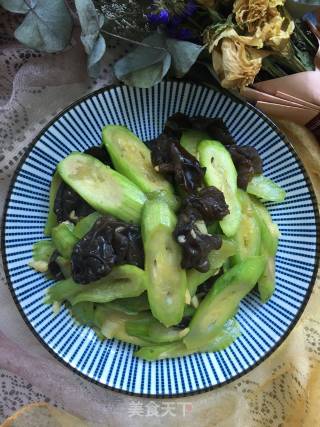 丝瓜炒木耳的做法步骤：8