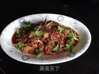 五花肉烧茶树菇的做法步骤：1