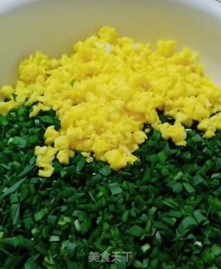 韭菜鸡蛋馅饼的做法步骤：5