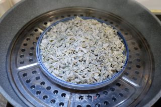 粉蒸槐花的做法步骤：5