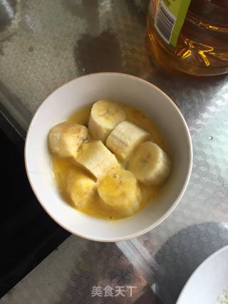 炸香蕉的做法步骤：2