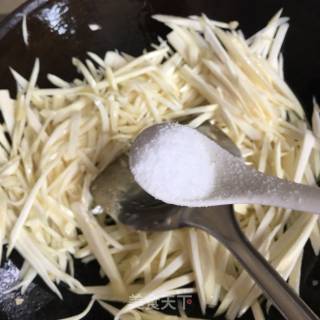 素炒茭白的做法步骤：7