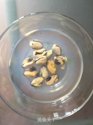 润燥补水润肺西洋菜猪骨汤的做法步骤：2