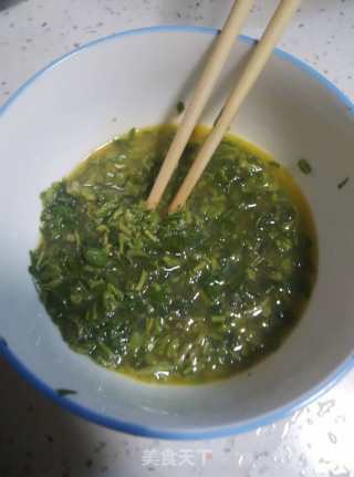 香椿鸡蛋饼的做法步骤：4