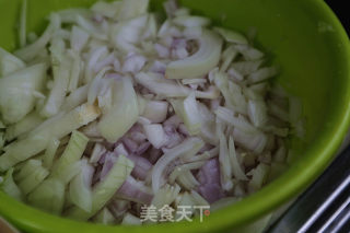 咖喱牛肉饭【和牛肉咖喱面】详细做法的做法步骤：2