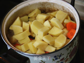 咖喱牛肉饭【和牛肉咖喱面】详细做法的做法步骤：11