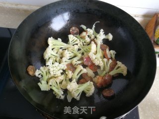 香肠木耳炒花菜的做法步骤：6