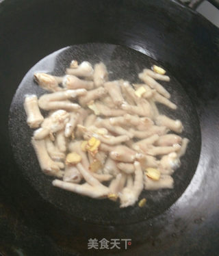 低脂咸香零食——盐焗凤爪的做法步骤：1