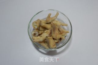 鲍菇焖鸡爪的做法步骤：3