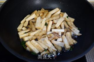 鲍菇焖鸡爪的做法步骤：10