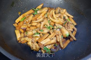 鲍菇焖鸡爪的做法步骤：13