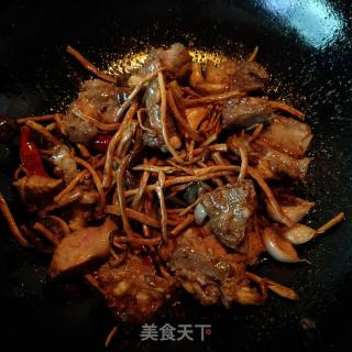 排骨焖茶树菇的做法步骤：11