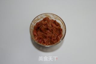 黑椒肉粒炒年糕的做法步骤：3