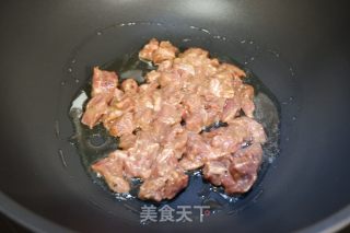 黑椒肉粒炒年糕的做法步骤：8