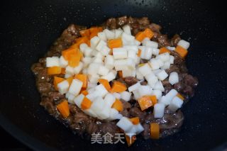 黑椒肉粒炒年糕的做法步骤：10