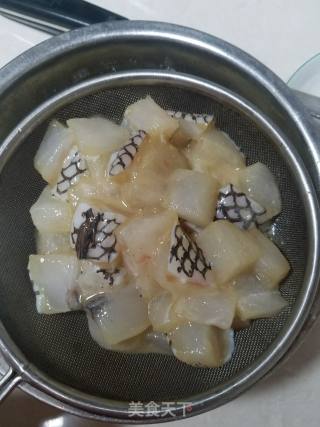 嫩滑鳕鱼丁的做法步骤：4