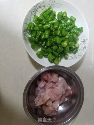爆炒兔丁的做法步骤：1