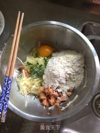 土豆丝饼的做法步骤：2
