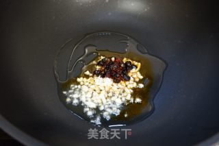 豆米鸡丁炒香干的做法步骤：8