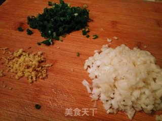 Mini川辣狮子头的做法步骤：1