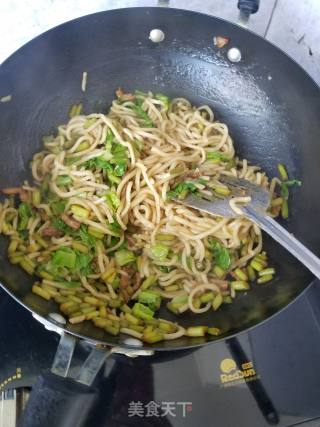 蒜苔肉丝炒拉条的做法步骤：9