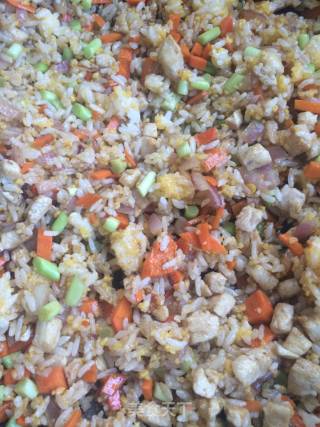 鸡肉什锦炒饭的做法步骤：6