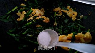 韭菜炒鸡蛋的做法步骤：9