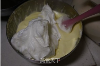 全家都爱吃的奶油瑞士卷的做法步骤：7
