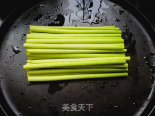 花椒蒜苔的做法步骤：1