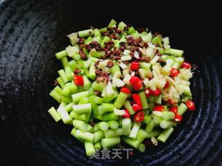 花椒蒜苔的做法步骤：5
