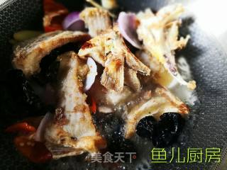 粉条烩鱼腩──“鱼儿厨房”私房菜的做法步骤：12