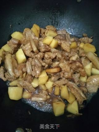 土豆烧肉的做法步骤：7