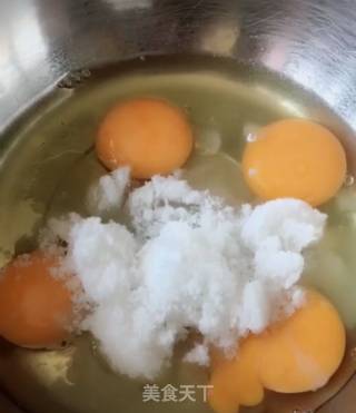 纸杯蛋糕的做法步骤：1