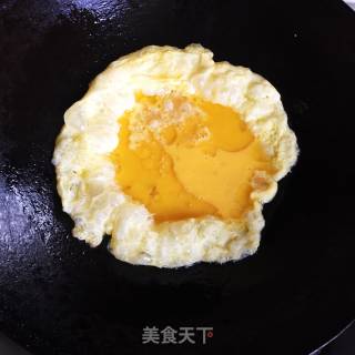 洋葱青椒炒鸡蛋的做法步骤：3