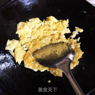 洋葱青椒炒鸡蛋的做法步骤：4