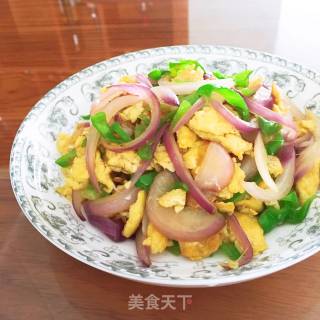 洋葱青椒炒鸡蛋的做法步骤：9
