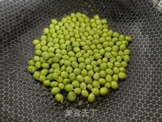 十分钟搞定的快手菜——豌豆火腿肠的做法步骤：3