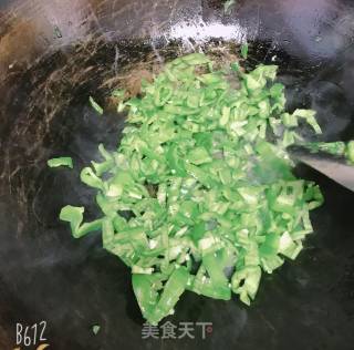 青椒炒鸡蛋的做法步骤：3