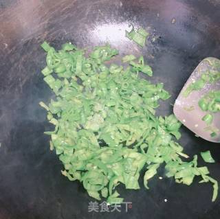 青椒炒鸡蛋的做法步骤：4