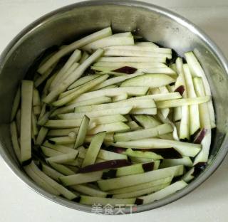 尖椒炒茄子（少油版）的做法步骤：3